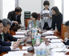 [단독]'미세먼지 저감·관리 특별법', 환노위 환경소위 통과