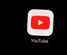 [MT리포트]'튀어야 산다'…하루 9만개 삭제해도 저질논란