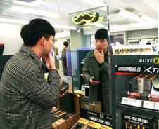 [MT리포트]남자가 이끄는 뷰티시장, 男心 저격 매너템 '불티'