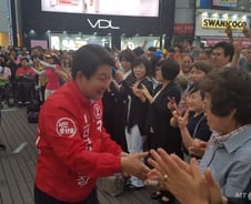 [르포]임대윤·권영진, 대구 명소 동성로 두고 막판 집중 유세