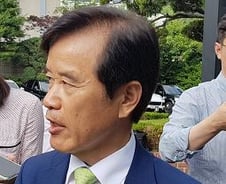 송영중 경총 부회장 "자진사퇴 권고없어, 생각도 없다"