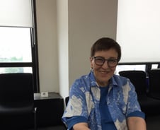 “詩 같던 문 대통령 연설문, 번역 어려워”