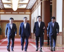 [MT리포트]"반도체 외 다른 성장산업 없인 4분기에 곡소리"