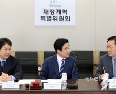 [MT리포트]"특정 계층 증세" vs "900억 찔금 증세" 野 제각각 반발