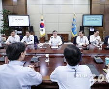 [단독]당정, EITC두배로 늘려 소득주도성장 드라이브
