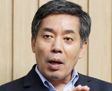 "최저임금 인상 속도조절 필요, 文 임기내 달성 적절" 