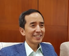 국내 첫 노동이사 최홍엽 교수 "오너리스크 줄이는 실험"