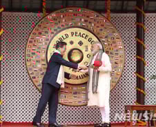 [MT리포트]인도에서 시작하는 'J라인', 역사덕후 文의 소프트파워 외교