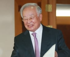 손경식 경총 회장 "새 상근부회장 후보 2명 압축..역량 살펴볼것"