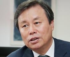 도종환 문체부 장관 "DMZ, 평화관광 공간으로 꾸릴 것"