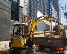 서울 첫 폭염경보, 땡볕에 야외 노동자들 '무방비'