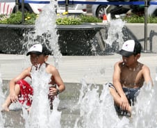 靑 "전력예비율 11~12% 유지중..폭염피해 우려도 점검"