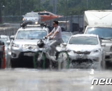 푹푹 찌는 가마솥 더위…폭염 지속 ‘33.1일’ 1994년 기록넘나   