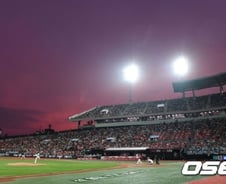 김진욱 감독 "폭염 취소 반대, 야구는 계속 뛰는 스포츠 아냐"