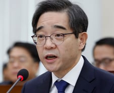 [단독] 권순일 대법관 '통상임금' 판결 앞두고 朴청와대 방문