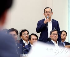 [단독]북한산 무연탄 구입 "국내법 위반 혐의 없음…미국·UN 제재 가능성 낮아"