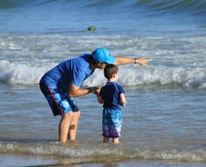 아이와 싸우면 부모가 먼저 사과하고 화해해야 하는 이유