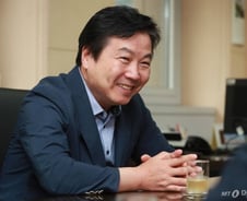 경제민주화 선봉 '홍종학', 서민경제 구원투수 '등판'