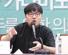 [MT리포트]아들 살리려 대마오일 직구, 검찰조사…엄마의 눈물
