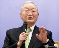 [MT리포트]오동잎이 진다?…코람코 지분 파는 이규성 회장 