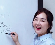 가정밖 아이들 품은 귀국엄마 '오지랖 영어 돌봄'