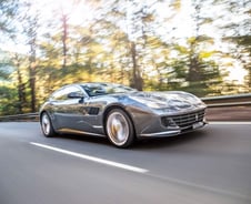 [시승기]도심 일상과도 어울리는 특별한 페라리, 'GTC4 루쏘T'