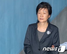 [단독] 박근혜 '비선의료' 박채윤측 변호사 추천 직접 지시