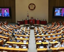 [기자수첩]지뢰 없애는 DMZ, '지뢰밭 국회'는 언제쯤