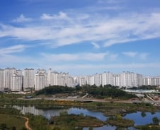 [MT리포트][르포]낮에는 텅텅…일자리 없는 '반쪽짜리 도시'