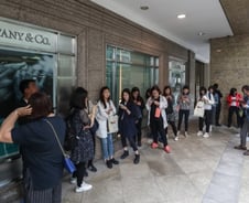 [단독]中 820명 단체관광객, 신라·신세계 면세점만…'롯데 패싱'