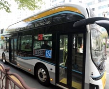 [르포] "혁신적"…30년 운전기사도 감탄한 수소전기버스