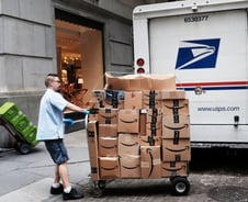 [MT리포트]트럼프發 '우편전쟁'…전 세계 中짝퉁 정리효과   