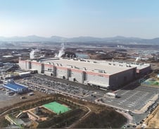 스마트 입은 태양광…치킨게임 승자는 한화