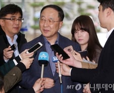 '119 경제팀' 운전대 잡은 홍남기의 리더십은?