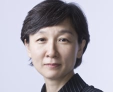 귤 나르는 군 수송기, 총 대신 삽을 든 젊은이들