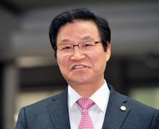 [단독]'댓글 조작 혐의' 김용판 前서울청장 기소의견 송치