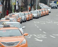 '카풀'에 개인택시 번호판 가격 1000만 하락…"매수자도 없어"