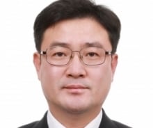 [단독] 고용부 한국노총 출신 정책보좌관 영입, 노동계와 접점 강화