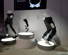 [단독]삼성전자 웨어러블 로봇 입어보니…"6초면 착용"