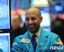 [뉴욕마감]3일째 ↑…美·中 무역분쟁 해결 '기대감'