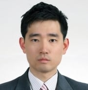 [기자수첩]'수첩장관' 홍남기