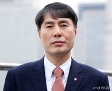 롯데와 스타트업의 '혁신 허브' 꿈꾸는 전략가