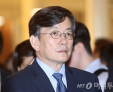 '폭행 논란' 손석희 JTBC 사장, 뉴스 시작전 입장 밝혀