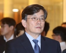 손석희, 팬카페에 "긴 싸움 될 것…흔들리지 않겠다"