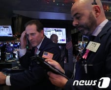 [뉴욕마감] 다우·S&P500 ↓ …무역협상 낙관 vs. 소매판매 부진