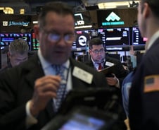 [뉴욕마감]새로운 '재료' 없나요…관망세에 소폭 하락