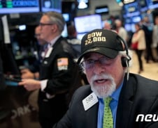 [뉴욕마감] 사흘째 하락…헬스·에너지주 부진+무역적자 