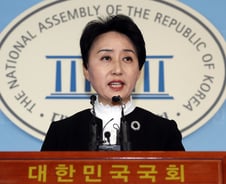 평화당 "전두환? 욕먹으면 오래 산다니 자제할 것"