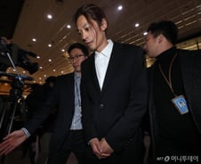 '정준영 동영상' 공익신고자 "경찰, 제보자 색출 의심"