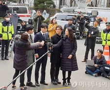 경찰출석 승리, 허리 숙여 인사 "모든 분들께 사죄"